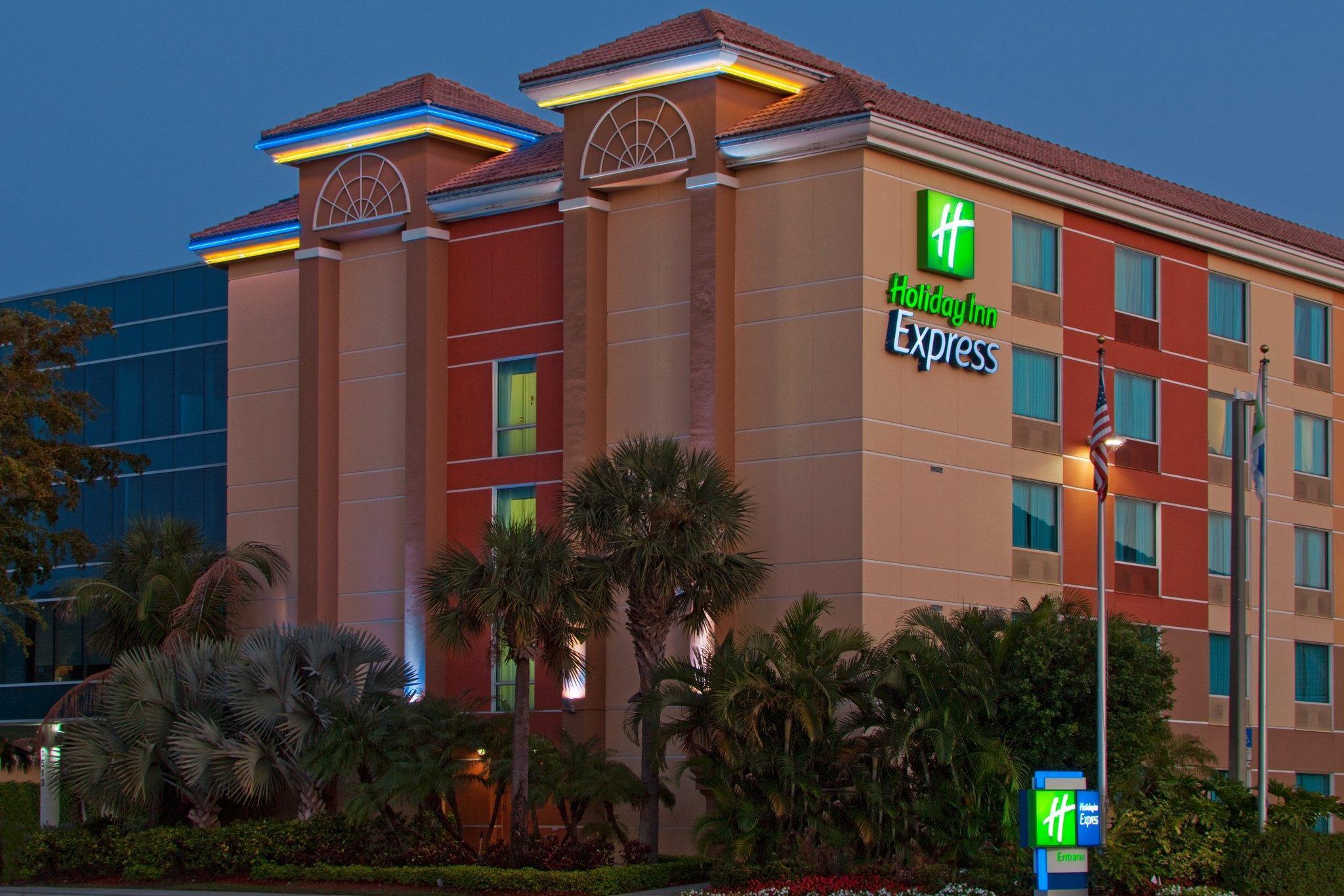 Holiday Inn Express Cruise Airport, An Ihg Hotel Fort Lauderdale Exteriör bild