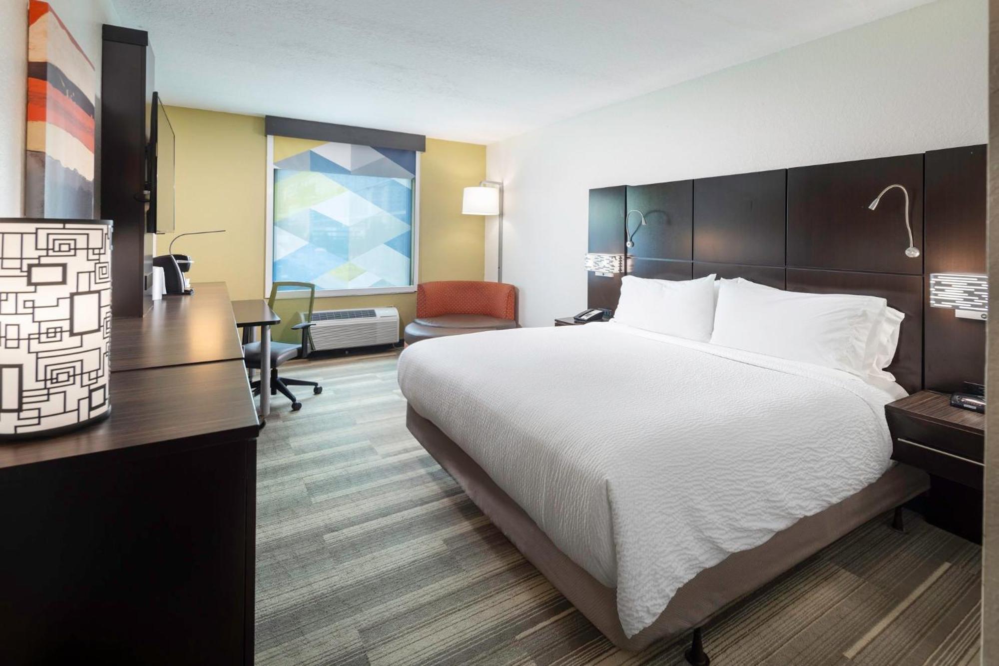 Holiday Inn Express Cruise Airport, An Ihg Hotel Fort Lauderdale Exteriör bild